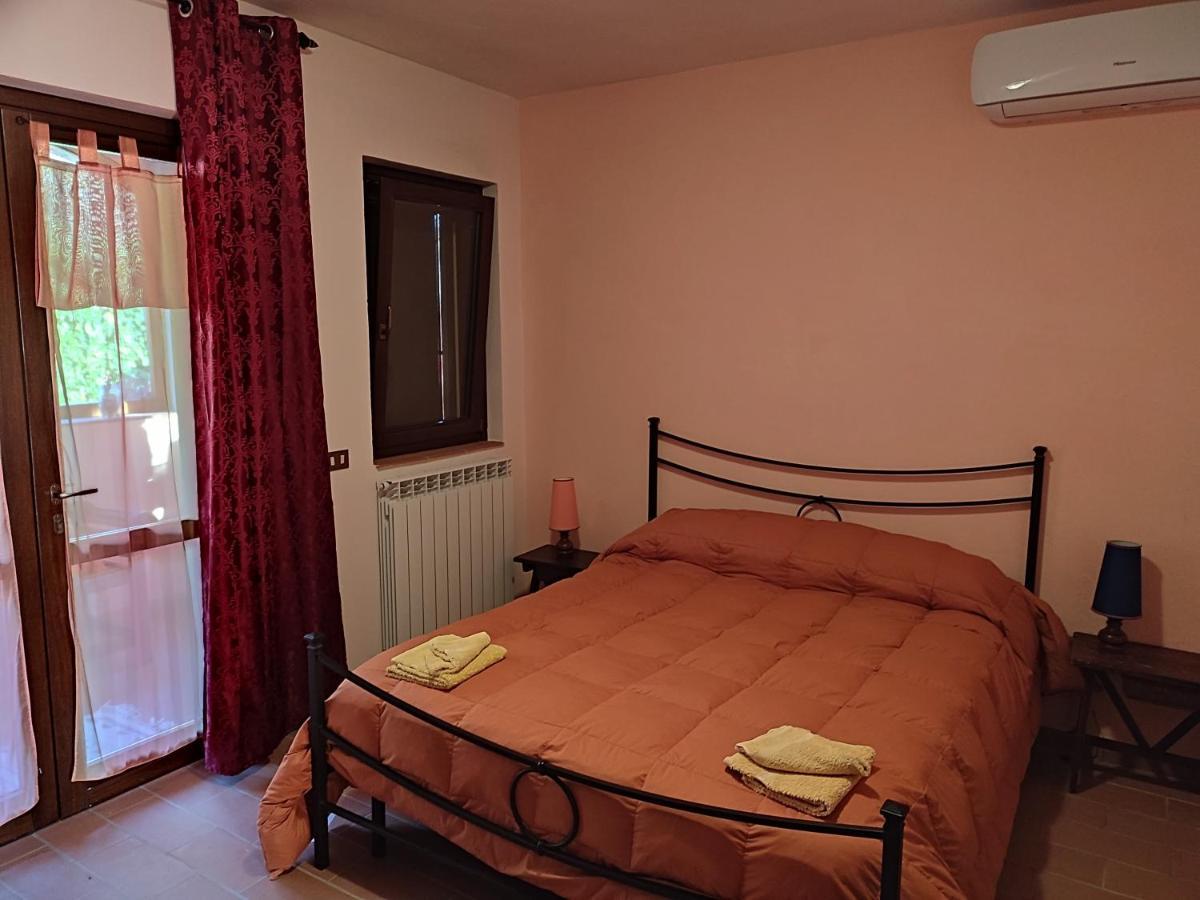 B&B Casale Roshlee Gualdo Cattaneo Exterior foto